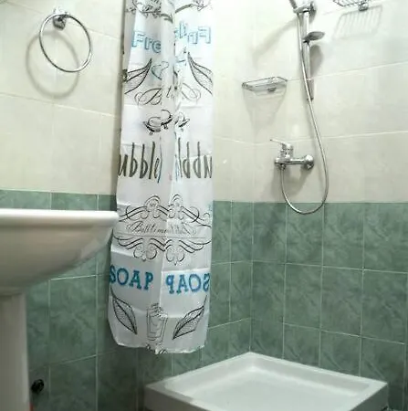Sunny Flat In The Center Of Tirana, 2 Min. Walk 아파트