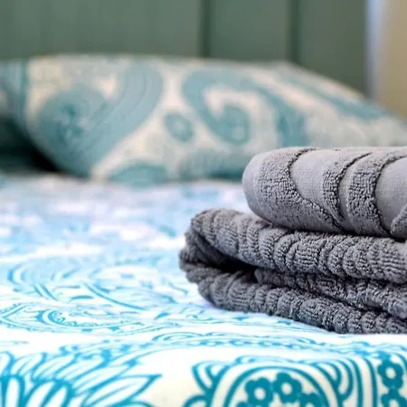 Sunny Flat In The Center Of Tirana, 2 Min. Walk Lejlighed Tirana