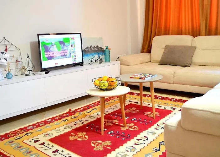 Sunny Flat In The Center Of Tirana, 2 Min. Walk * Tirana