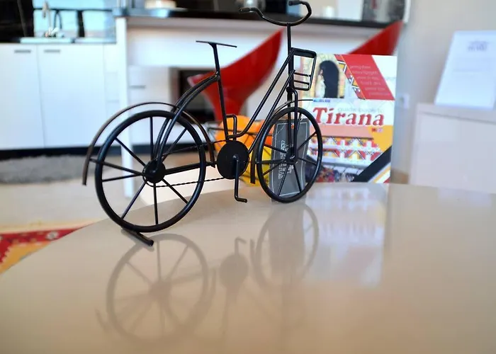 Sunny Flat In The Center Of Tirana, 2 Min. Walk Apartmán