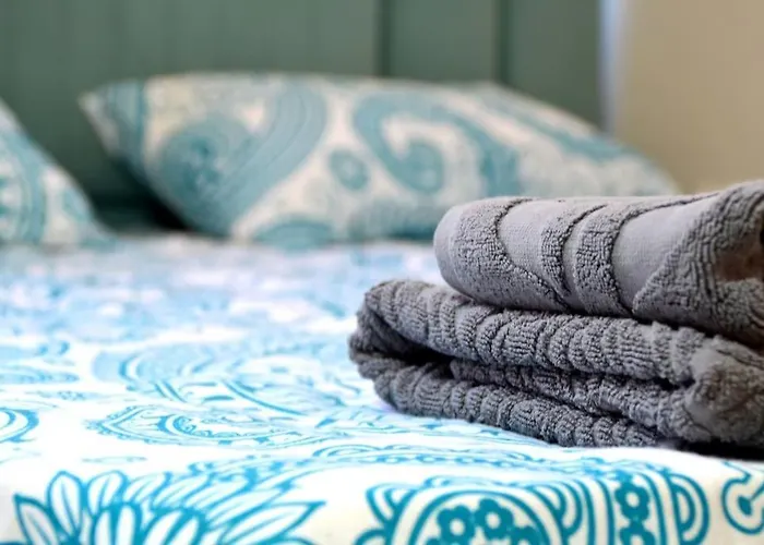 Sunny Flat In The Center Of Tirana, 2 Min. Walk アパート ティラナ