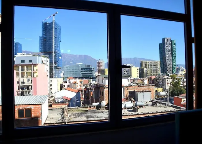 Sunny Flat In The Center Of Tirana, 2 Min. Walk * Tirana