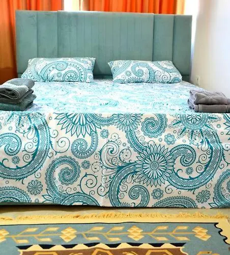 Apartmán Sunny Flat In The Center Of Tirana, 2 Min. Walk Tirana