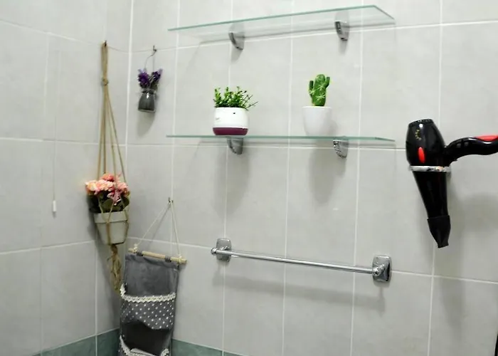 Sunny Flat In The Center Of Tirana, 2 Min. Walk